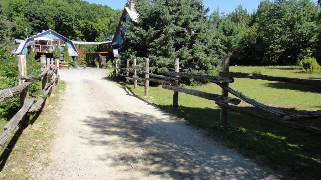 Auberge Le Cheval Bleu Saint-Alphonse-Rodriguez Exteriér fotografie