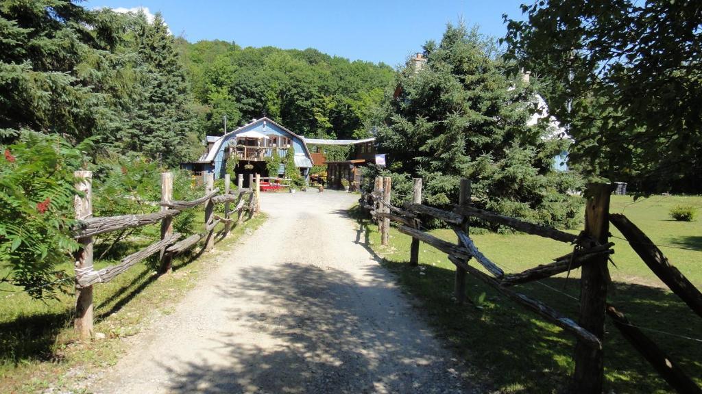 Auberge Le Cheval Bleu Saint-Alphonse-Rodriguez Exteriér fotografie